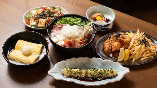 大正居酒屋 よあけ みぞれ鍋を囲む宴会料理の数々