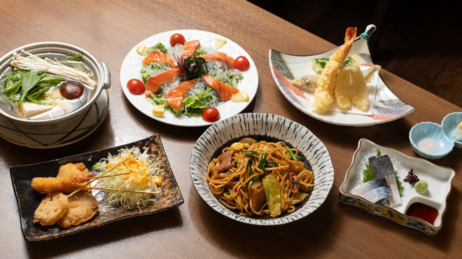 大正居酒屋 よあけ あんかけ焼きそばを含むコース料理